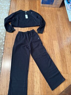 1987 Brand 2 pc set Wide-Leg Sweatpants and cropped sweatshirt